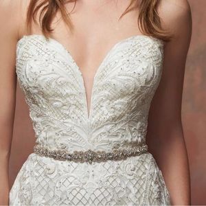 NEW NEVER WORN Blossom Veils & Accessories wedding belt